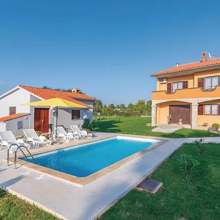 Semesterbostad Three-bedroom In Barban