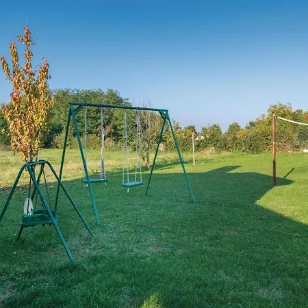 3 Bedroom Pet Friendly In *