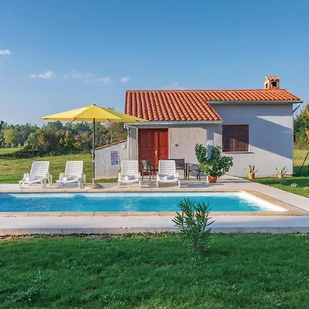 Semesterbostad Three-bedroom In Barban