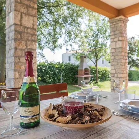 Σπίτι διακοπών 3 Bedroom Pet Friendly In Barban