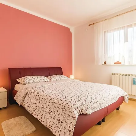 Three-bedroom In Semesterbostad