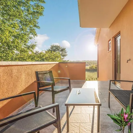 Three-bedroom In Semesterbostad
